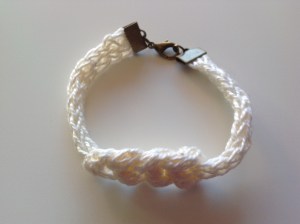 Bracelet au tricotin 10€