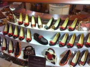 Chaussures et sacs à main en chocolat