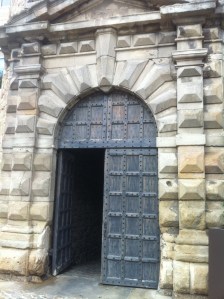 une des portes du château d'Aubenas