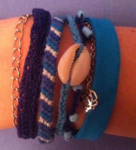 bracelet manchette multiple bleu